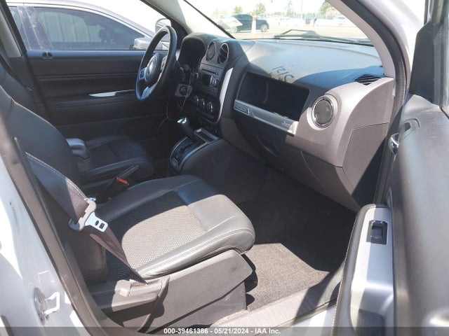 1C4NJDEB9FD418210 Jeep Compass Latitude