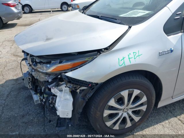 JTDKAMFP5N3220810 Toyota Prius Prime Xle