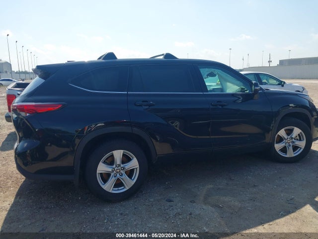 Toyota Highlander Le 2022 5TDBZRBH5NS252627 Image 12