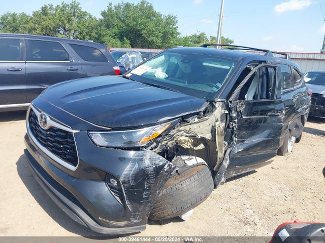 Toyota Highlander Le 2022 5TDBZRBH5NS252627 Image 2