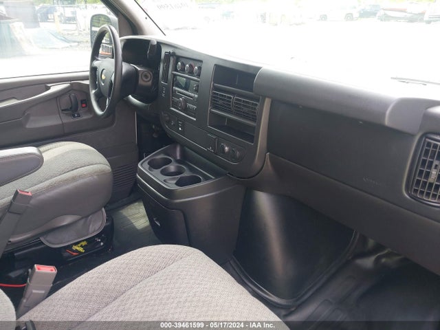 Chevrolet Express 2500 Work Van 2015 1GCWGGCF4F1125844 Image 5