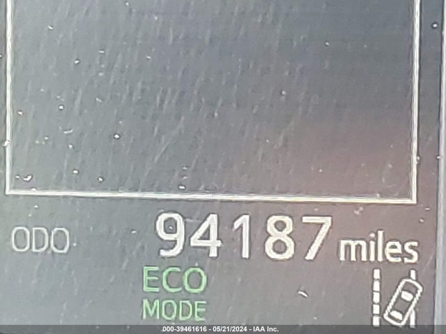 Toyota RAV4 LE 2018 JTMZFREV8JJ183528 Image 15