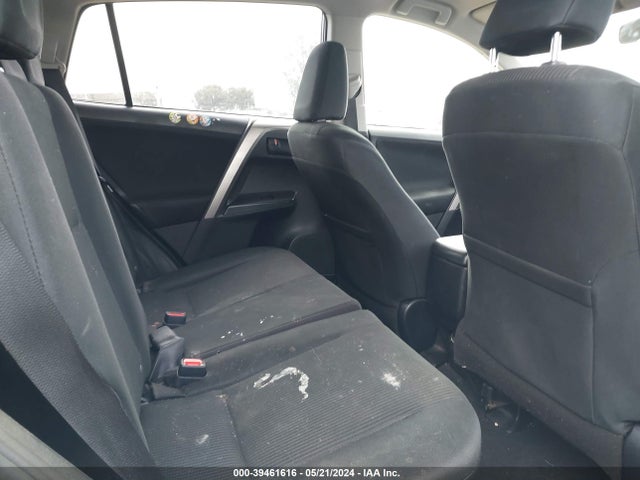 Toyota RAV4 LE 2018 JTMZFREV8JJ183528 Image 8