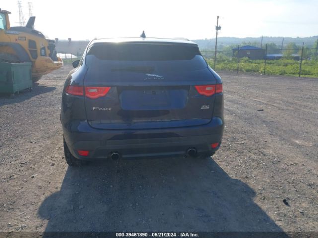 SADCJ2BV2HA096240 Jaguar F-pace 35t Premium
