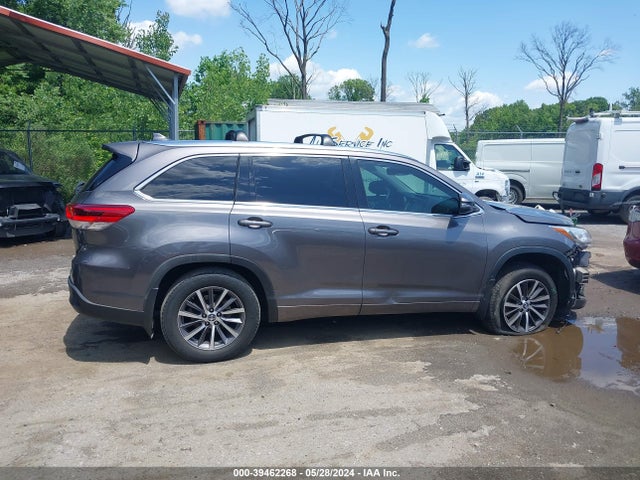 Toyota Highlander Xle 2018 5TDJZRFH9JS849151 Image 14