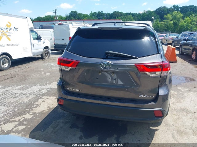 Toyota Highlander Xle 2018 5TDJZRFH9JS849151 Image 17