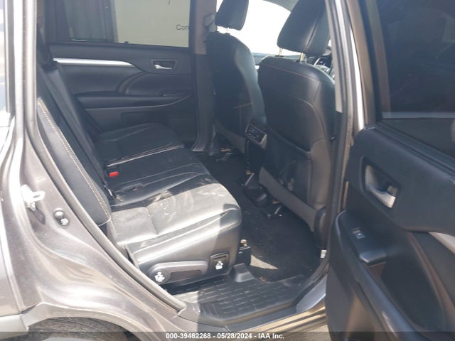 Toyota Highlander Xle 2018 5TDJZRFH9JS849151 Image 8