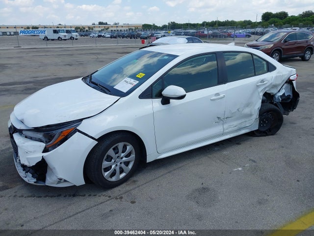 Toyota COROLLA LE 2022 JTDEPMAE1N3006740 Image 2