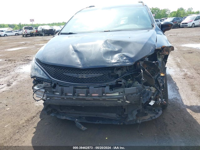 2C4RC1EG1JR305914 Chrysler Pacifica Touring L Plus