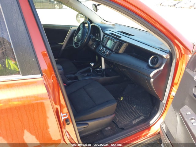 Toyota RAV4 LE 2016 JTMZFREV7GJ077175 Image 5
