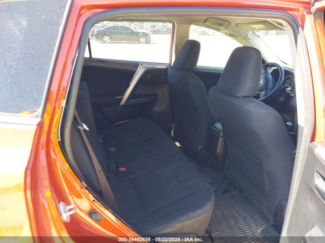 Toyota RAV4 LE 2016 JTMZFREV7GJ077175 Image 8