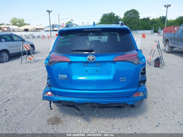 Toyota Rav4 Xle 2018 JTMRFREV0JD235197 Image 17