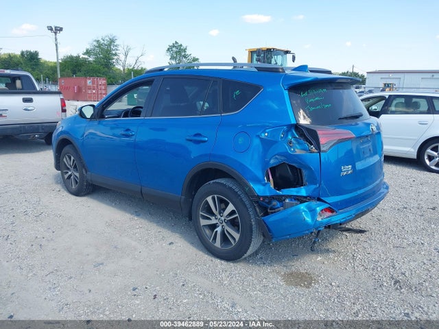 Toyota Rav4 Xle 2018 JTMRFREV0JD235197 Image 3