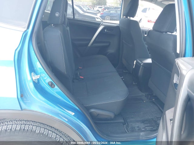 Toyota Rav4 Xle 2018 JTMRFREV0JD235197 Image 8
