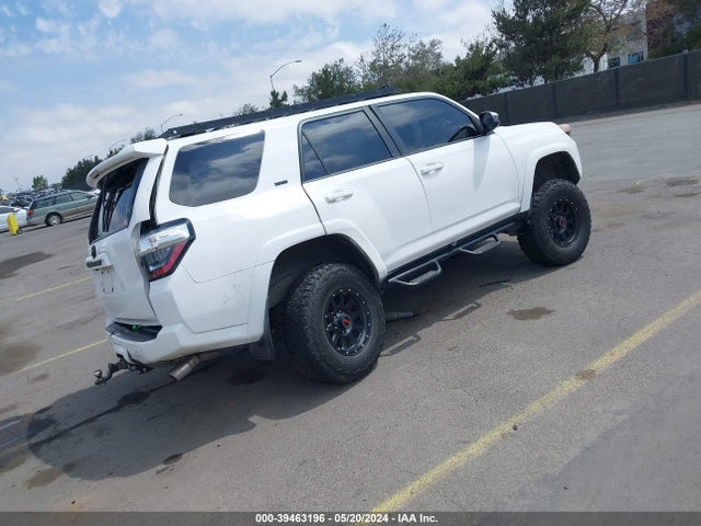 Toyota 4RUNNER SR5 2015 JTEBU5JR9F5247189 Image 4