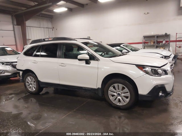 Subaru Outback 2.5i Premium 2018 4S4BSACC6J3212007 Image 13