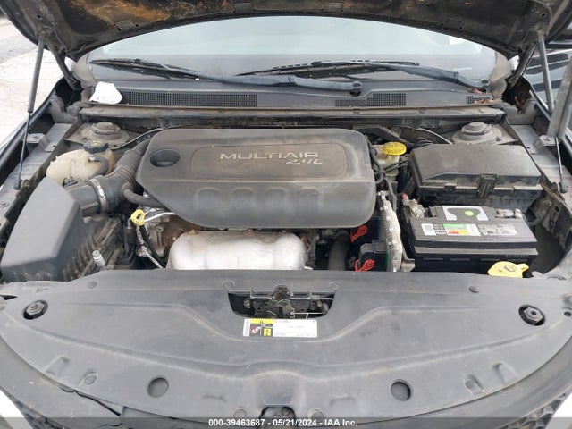 1C3CCCABXFN635698 Chrysler 200 Limited