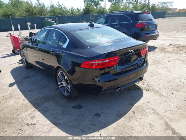 2017 JAGUAR XE SAJAJ4BV9HCP10589 Photo 2