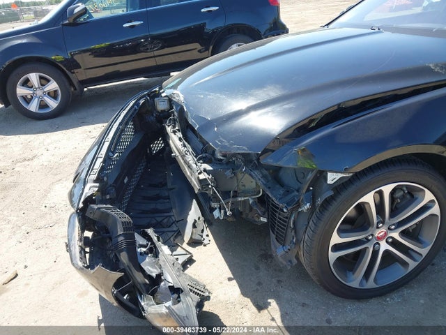 2017 JAGUAR XE SAJAJ4BV9HCP10589 Photo 5