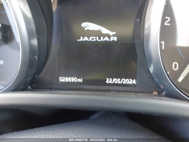 2017 JAGUAR XE SAJAJ4BV9HCP10589 Photo 6