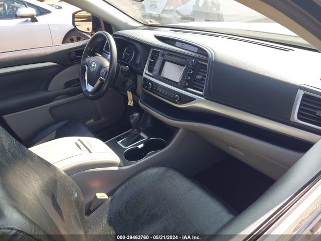 Toyota Highlander Le 2016 5TDZARFH6GS022081 Image 5