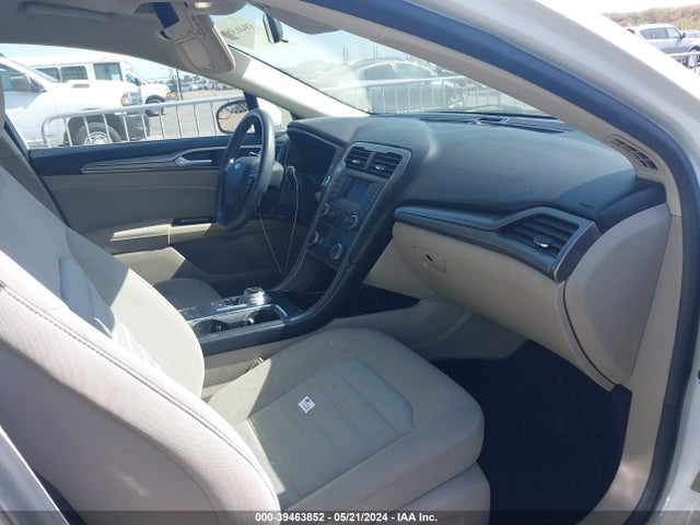 3FA6P0H72HR126112 Ford FUSION SE