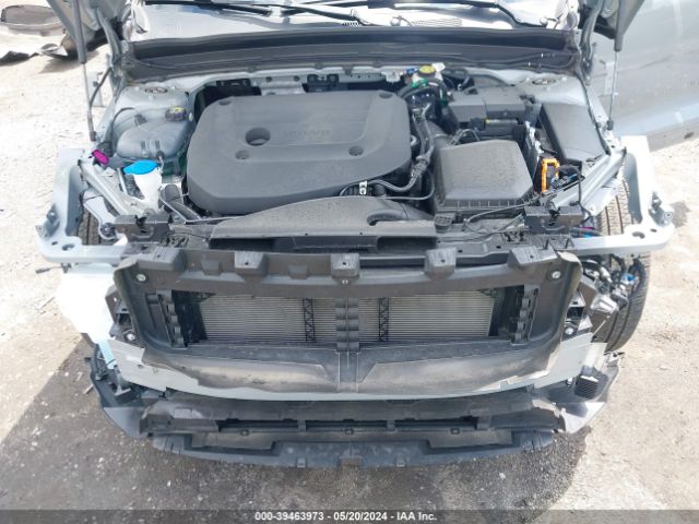 YV4L12UE1R2201805 Volvo Xc40 B5 Plus Bright Theme
