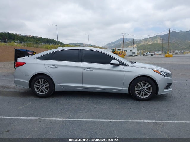 Hyundai SONATA SE 2016 5NPE24AF5GH387183 Image 12