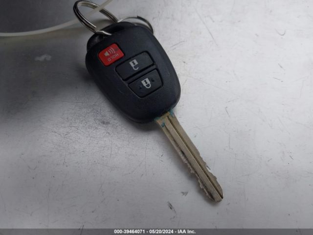 JTDKDTB32E1564255 Toyota Prius C One