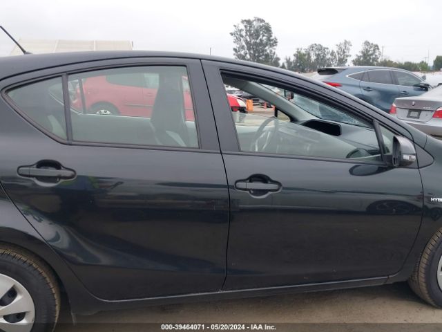 JTDKDTB32E1564255 Toyota Prius C One