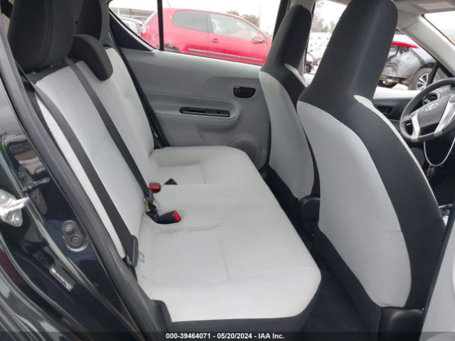 JTDKDTB32E1564255 Toyota Prius C One