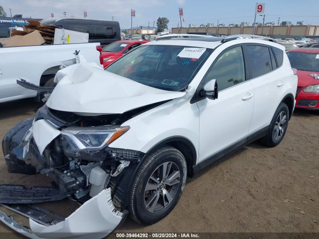 Toyota Rav4 Xle 2016 JTMRFREV5GD195420 Image 2