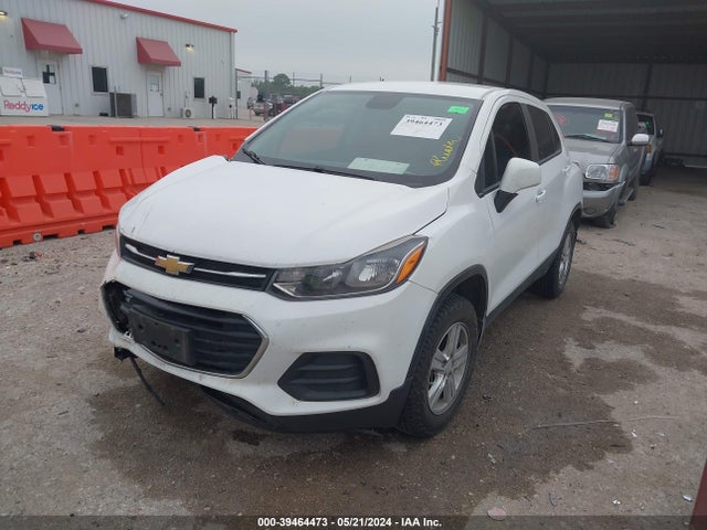 Chevrolet TRAX LS 2018 3GNCJNSB8JL235490 Image 2
