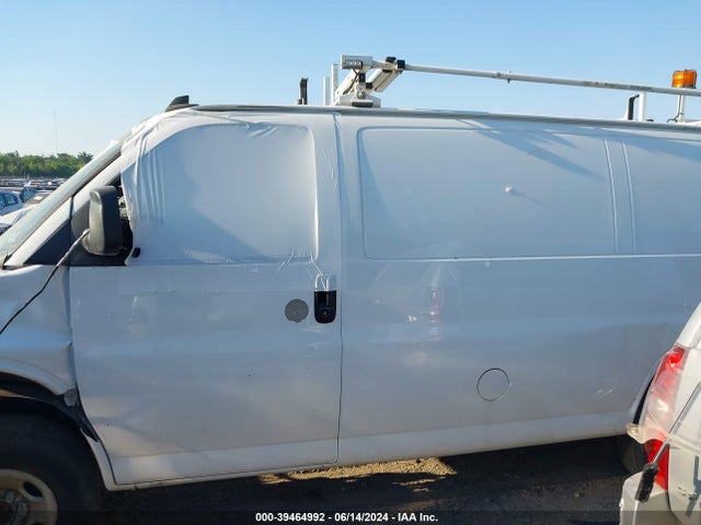 Chevrolet Express 2500 Work Van 2018 1GCWGAFP9J1333759 Image 14