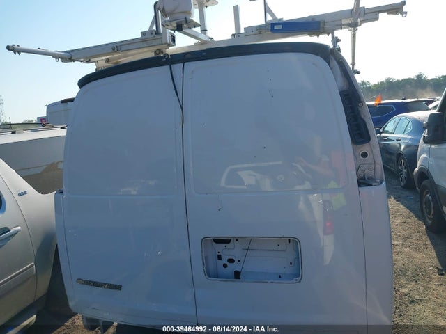 Chevrolet Express 2500 Work Van 2018 1GCWGAFP9J1333759 Image 16