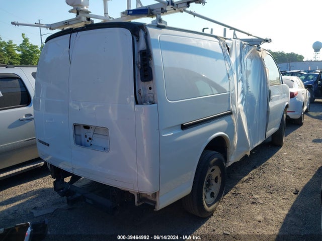 Chevrolet Express 2500 Work Van 2018 1GCWGAFP9J1333759 Image 4