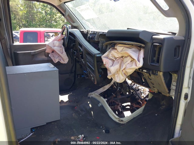 Chevrolet Express 2500 Work Van 2018 1GCWGAFP9J1333759 Image 5