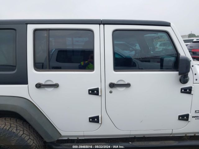 1C4BJWDG8EL117492 Jeep Wrangler Unlimited Sport