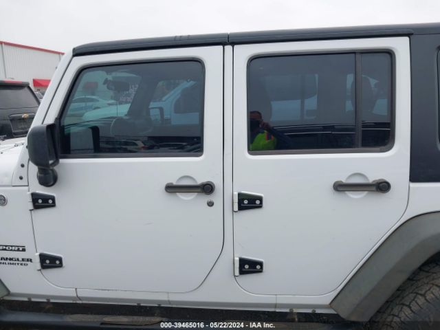 1C4BJWDG8EL117492 Jeep Wrangler Unlimited Sport