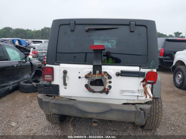 1C4BJWDG8EL117492 Jeep Wrangler Unlimited Sport