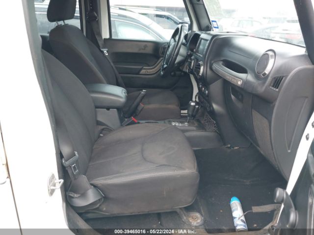 1C4BJWDG8EL117492 Jeep Wrangler Unlimited Sport