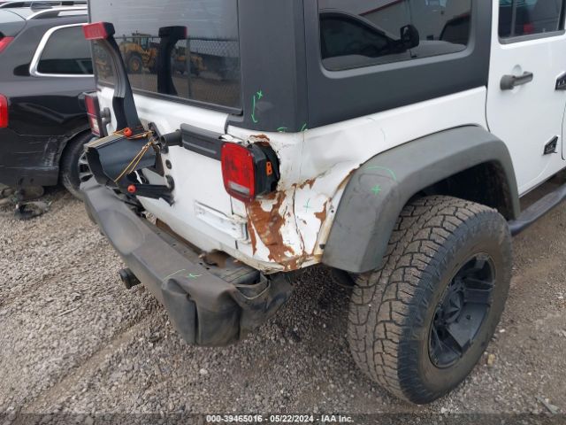 1C4BJWDG8EL117492 Jeep Wrangler Unlimited Sport