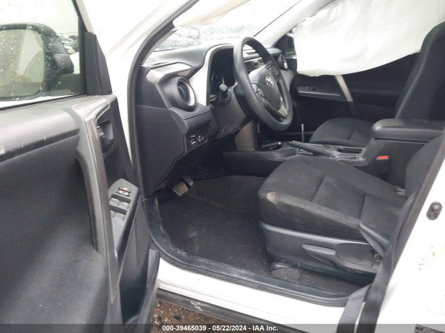 Toyota RAV4 LE 2017 JTMZFREV9HJ130105 Image 5