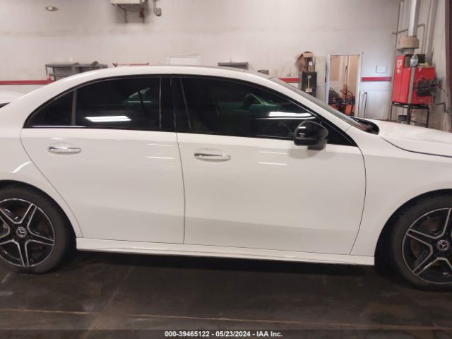 WDD3G4FB7KW019935 Mercedes-Benz A 220 4matic