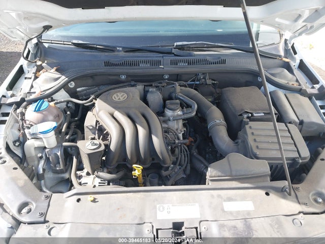 3VW2K7AJ4FM354075 Volkswagen Jetta 2.0l S