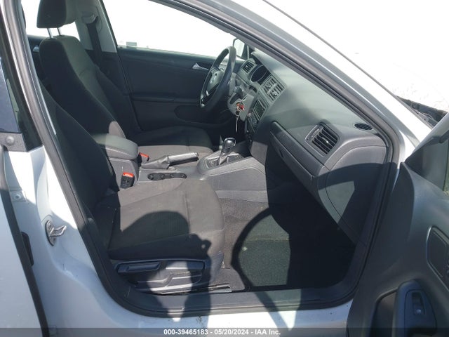 3VW2K7AJ4FM354075 Volkswagen Jetta 2.0l S