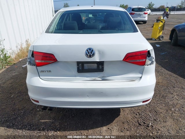 3VW2K7AJ4FM354075 Volkswagen Jetta 2.0l S