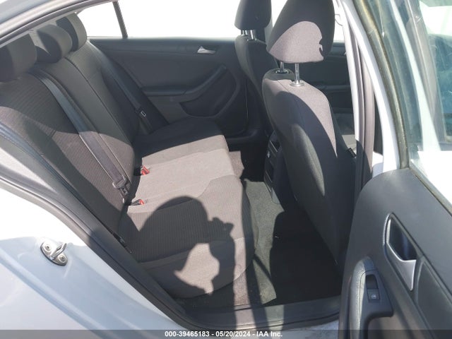 3VW2K7AJ4FM354075 Volkswagen Jetta 2.0l S