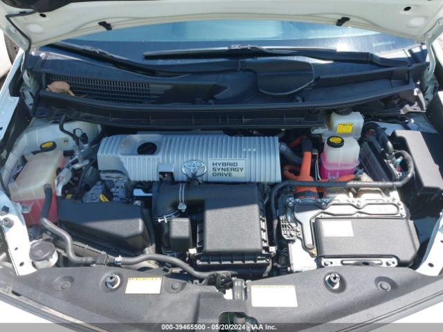JTDZN3EUXE3312662 Toyota Prius V Three