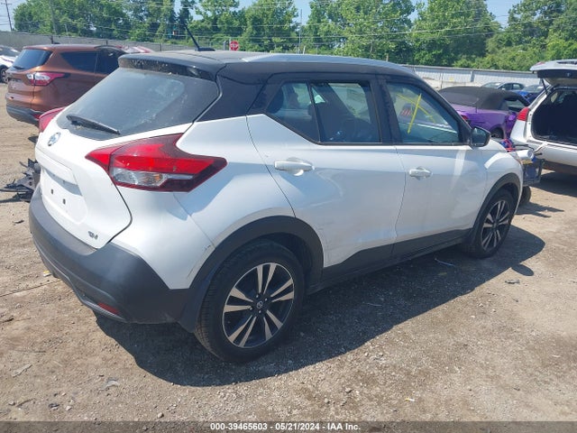 Nissan KICKS SV 2019 3N1CP5CU1KL523458 Image 4